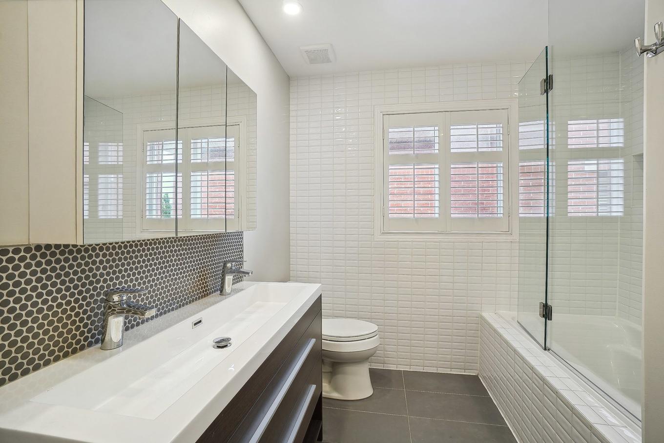 Bathroom - 390 Rue De La Sagittaire, Montréal (Verdun/Île-Des-Soeurs), QC - Indoor Photo Showing Bathroom