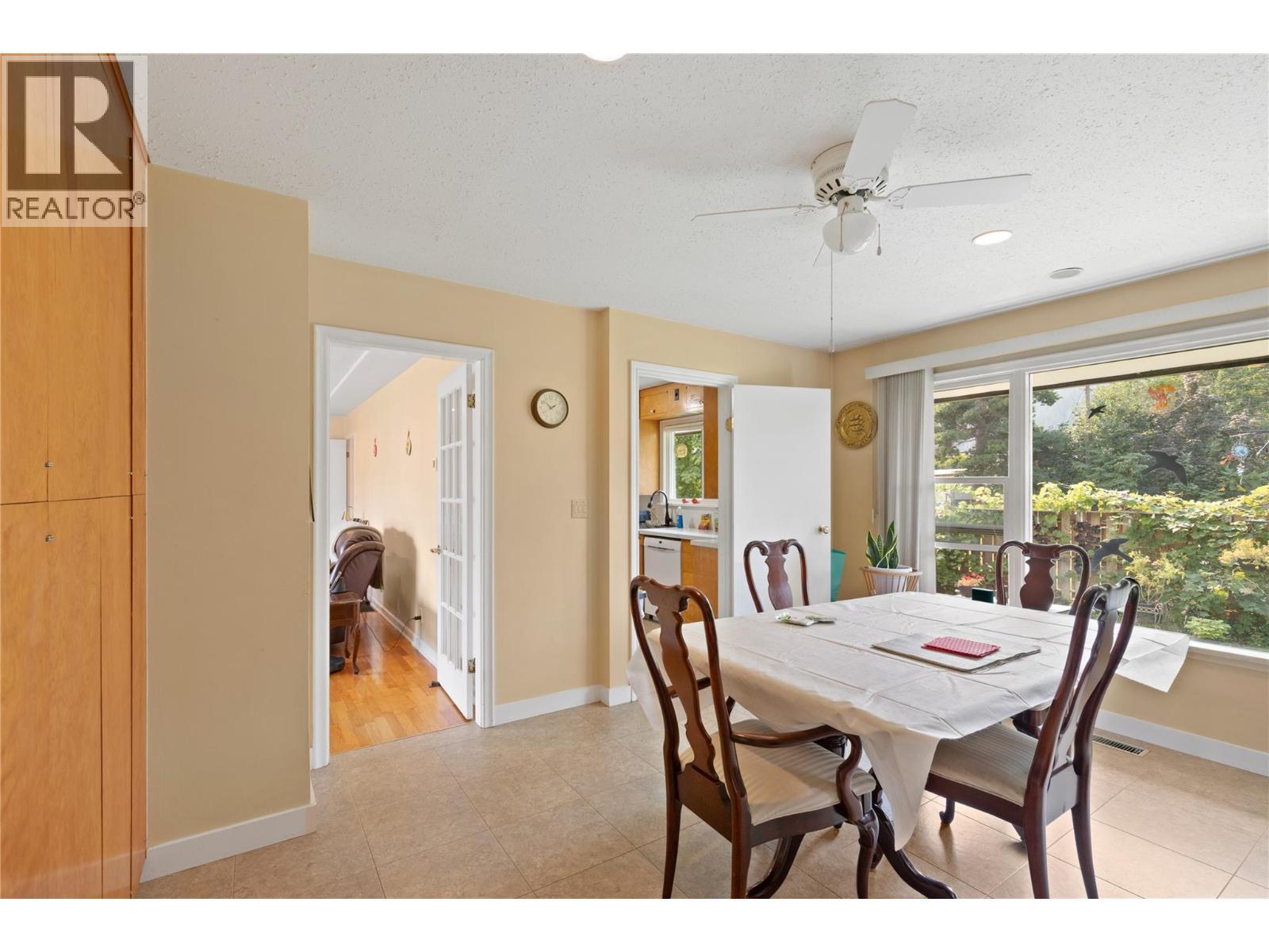 1230 Shuswap Avenue, Sicamous, BC - Indoor Photo Showing Dining Room