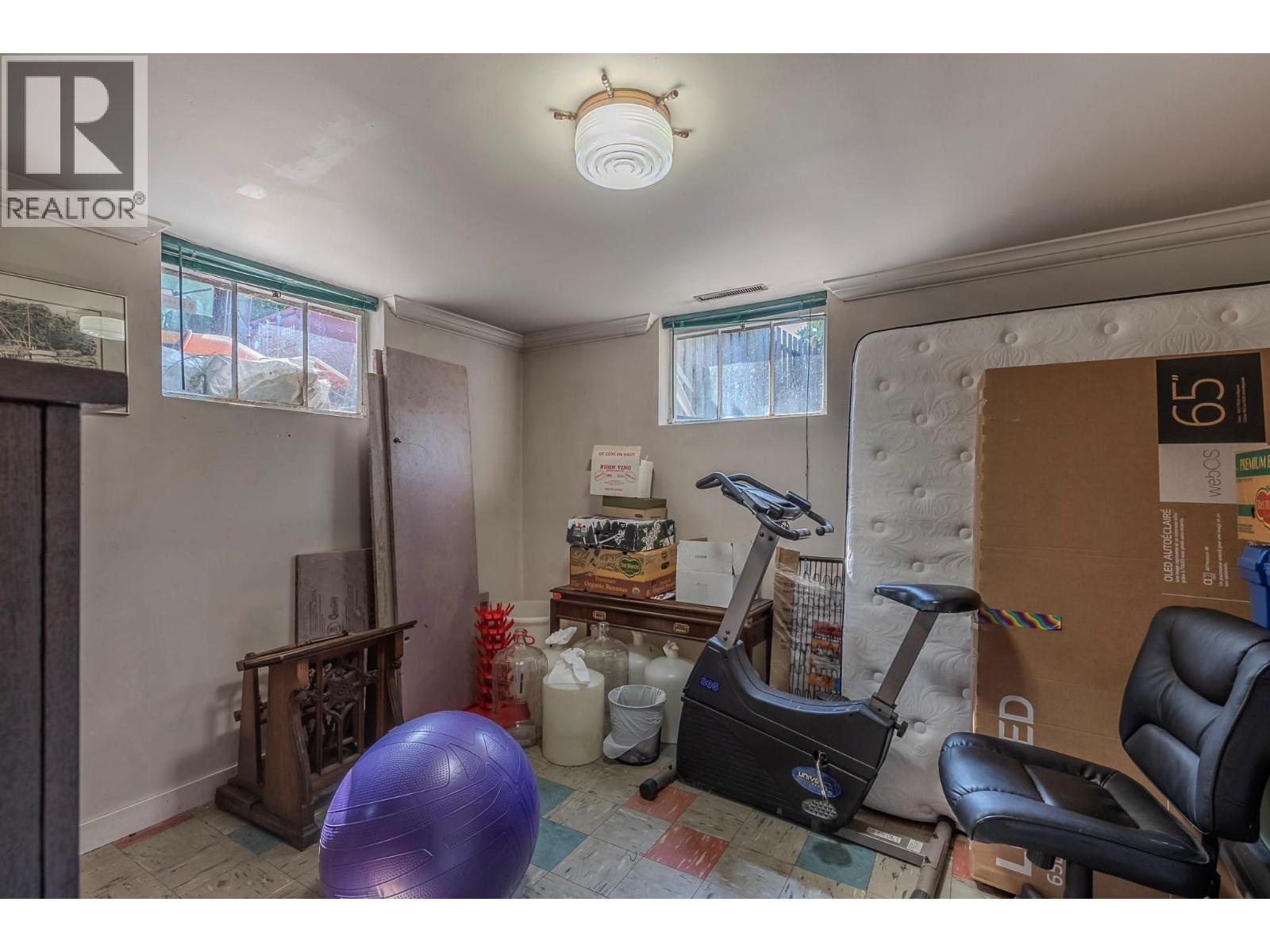 1230 Shuswap Avenue, Sicamous, BC - Indoor