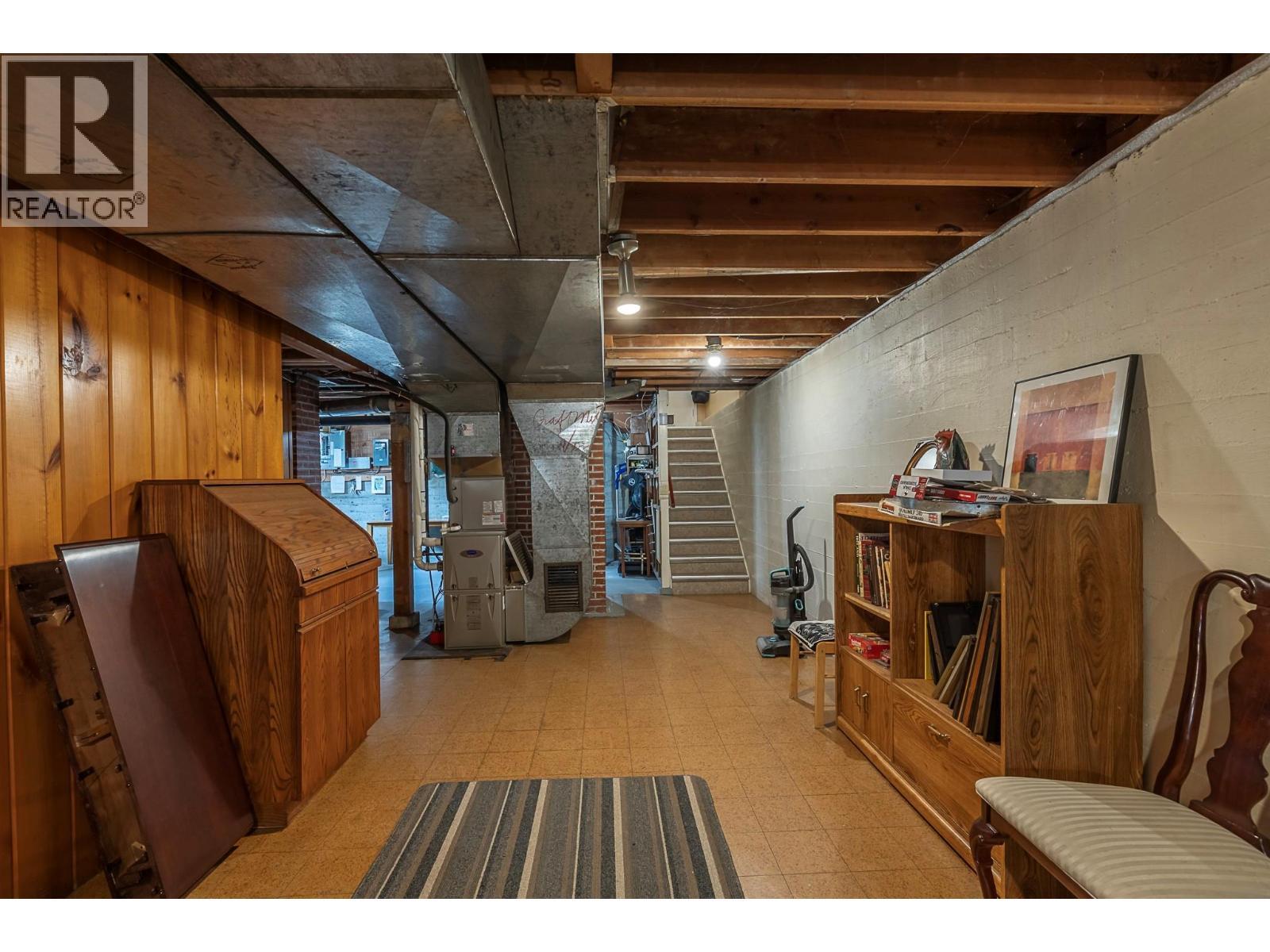 1230 Shuswap Avenue, Sicamous, BC - Indoor