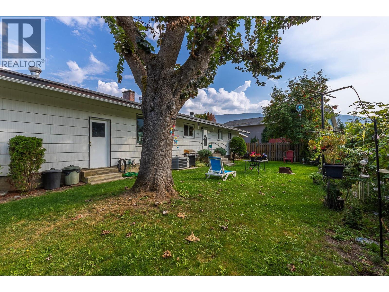 1230 Shuswap Avenue, Sicamous, BC - Outdoor