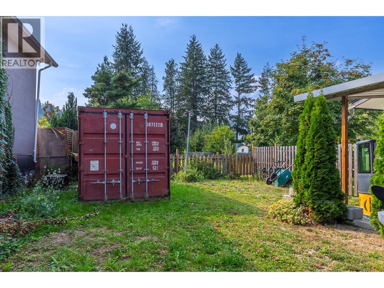 1230 Shuswap Avenue, Sicamous, BC - Outdoor