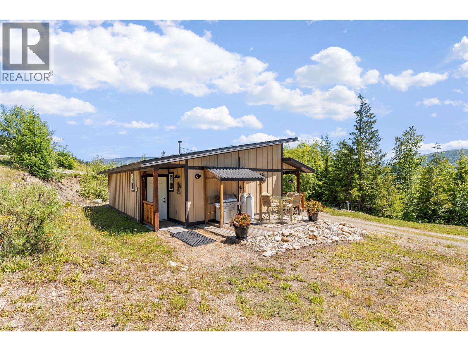 Equestrian Cabin rear view - 1309 Eagle Ridge Road, Lumby, BC - Outdoor