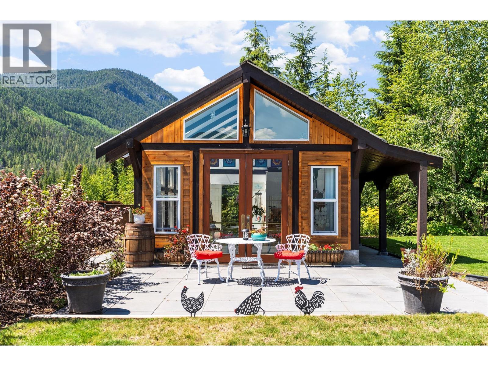Greenhouse Studio entrance - 1309 Eagle Ridge Road, Lumby, BC - Outdoor