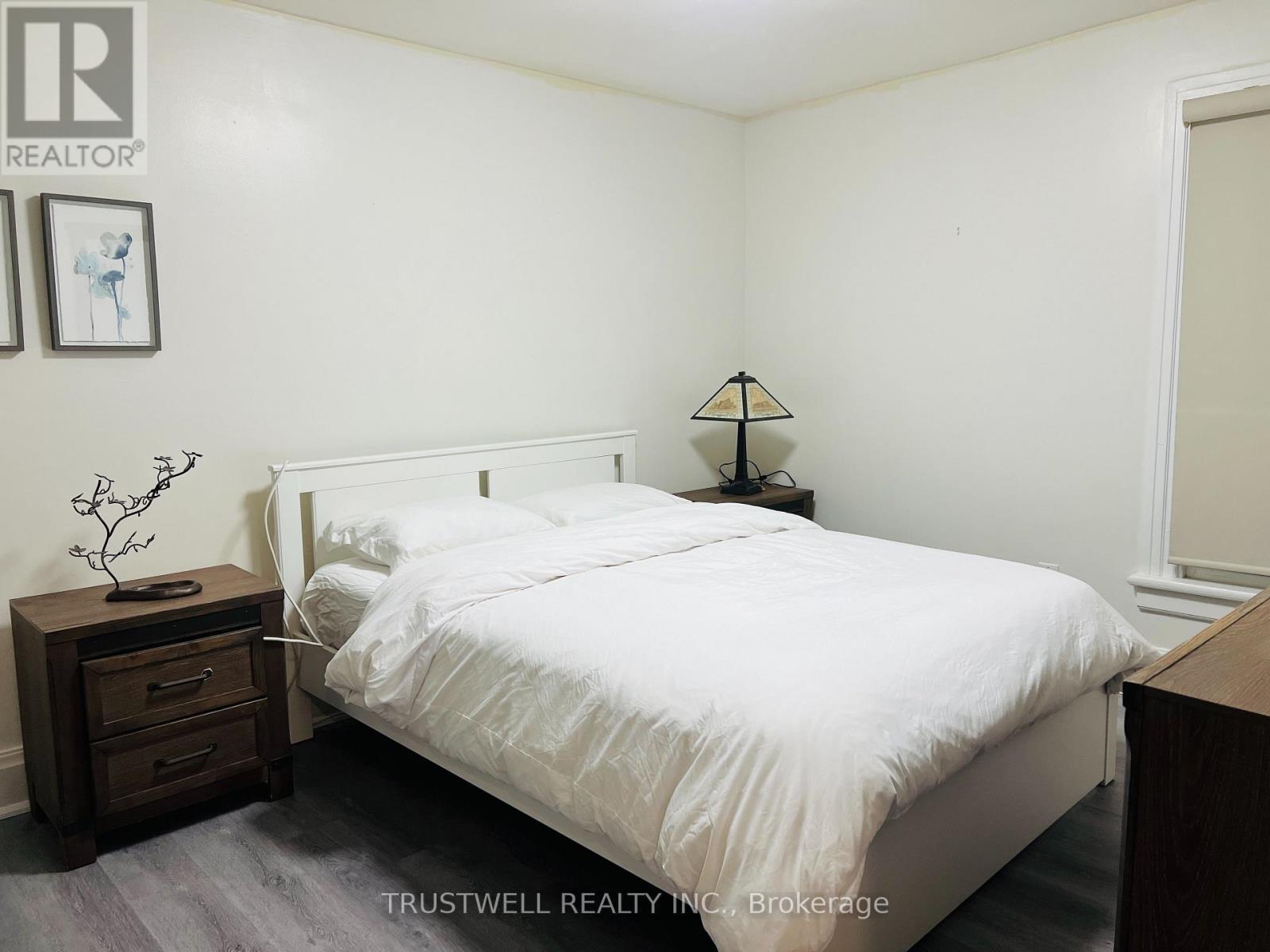 4746 Lovell Place, Niagara Falls, ON - Indoor Photo Showing Bedroom