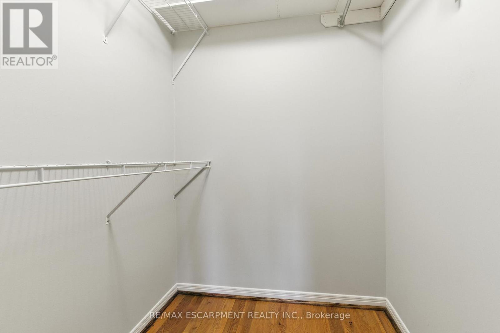 1624 Gallant Drive, Mississauga, ON - Indoor With Storage