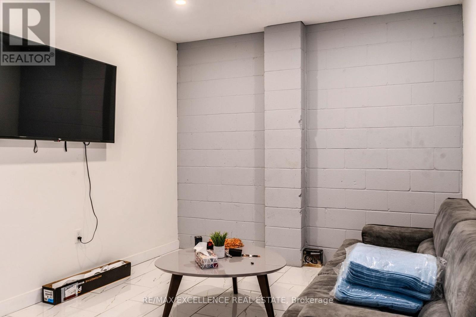 B1-11 - 1153 Pioneer Road N, Burlington, ON