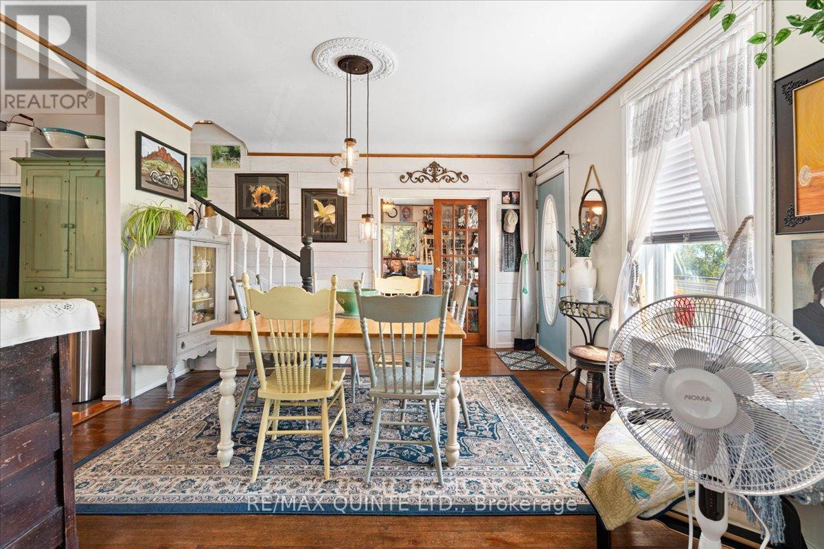 7763 Loyalist Parkway, Greater Napanee (Greater Napanee), ON - Indoor Photo Showing Dining Room