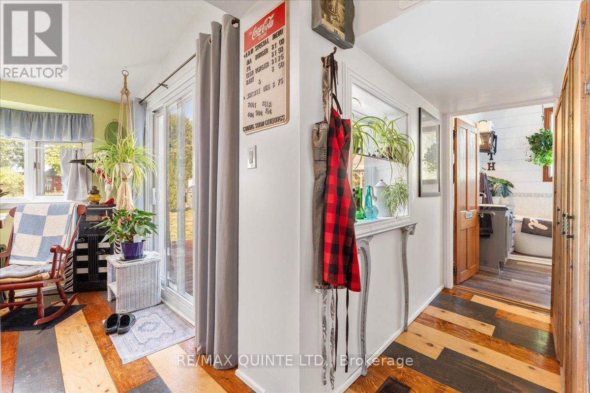 7763 Loyalist Parkway, Greater Napanee (Greater Napanee), ON - Indoor Photo Showing Other Room