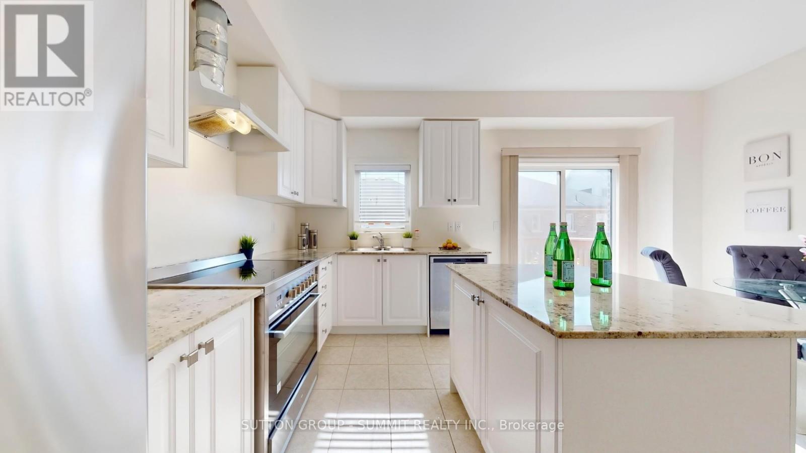 3964 Thomas Alton Boulevard, Burlington, ON - Indoor Photo Showing Kitchen With Upgraded Kitchen