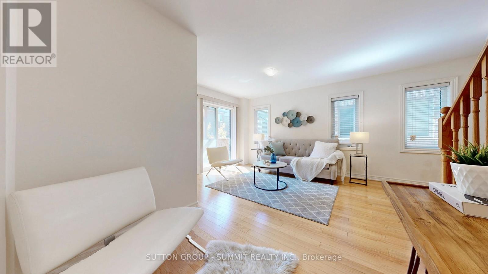 3964 Thomas Alton Boulevard, Burlington, ON - Indoor Photo Showing Living Room