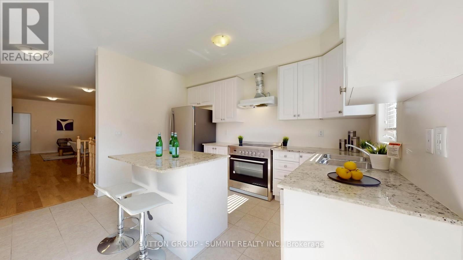 3964 Thomas Alton Boulevard, Burlington, ON - Indoor Photo Showing Kitchen