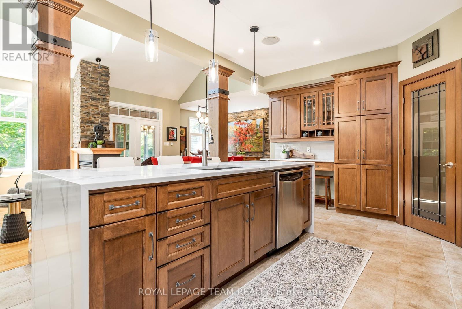 19 Turtle Point Private, Ottawa, ON - Indoor Photo Showing Kitchen