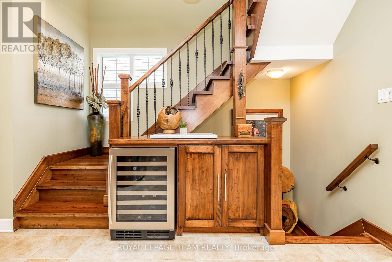 19 Turtle Point Private, Ottawa, ON - Indoor Photo Showing Other Room