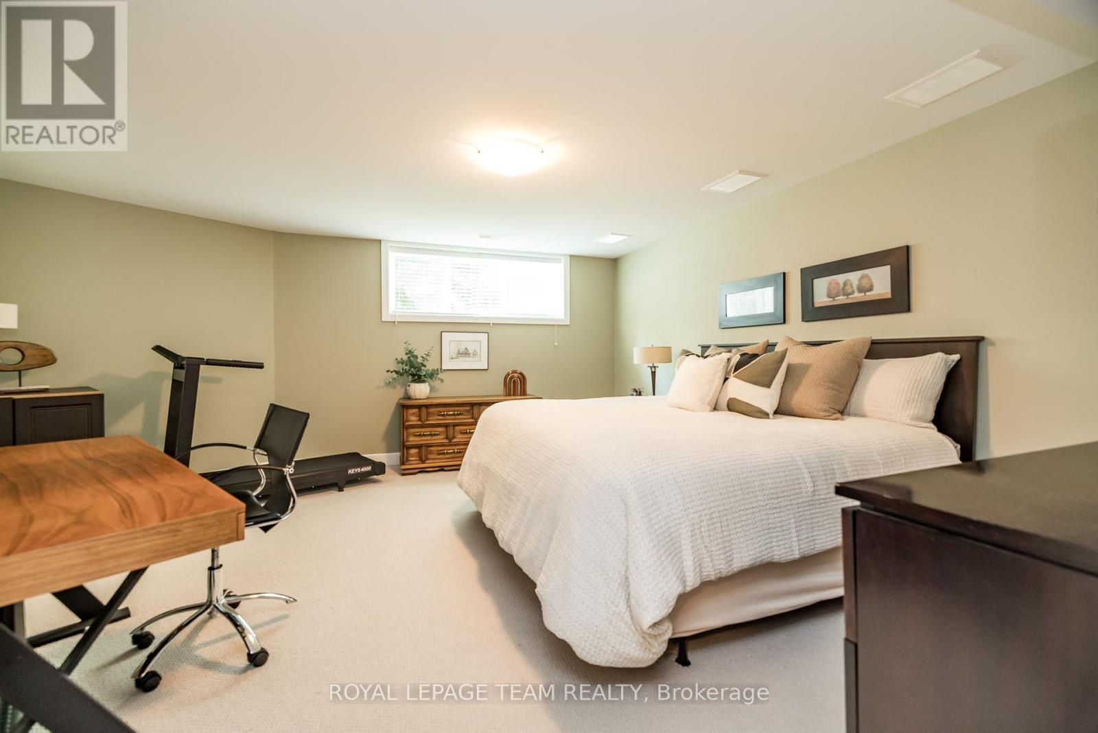 19 Turtle Point Private, Ottawa, ON - Indoor Photo Showing Bedroom