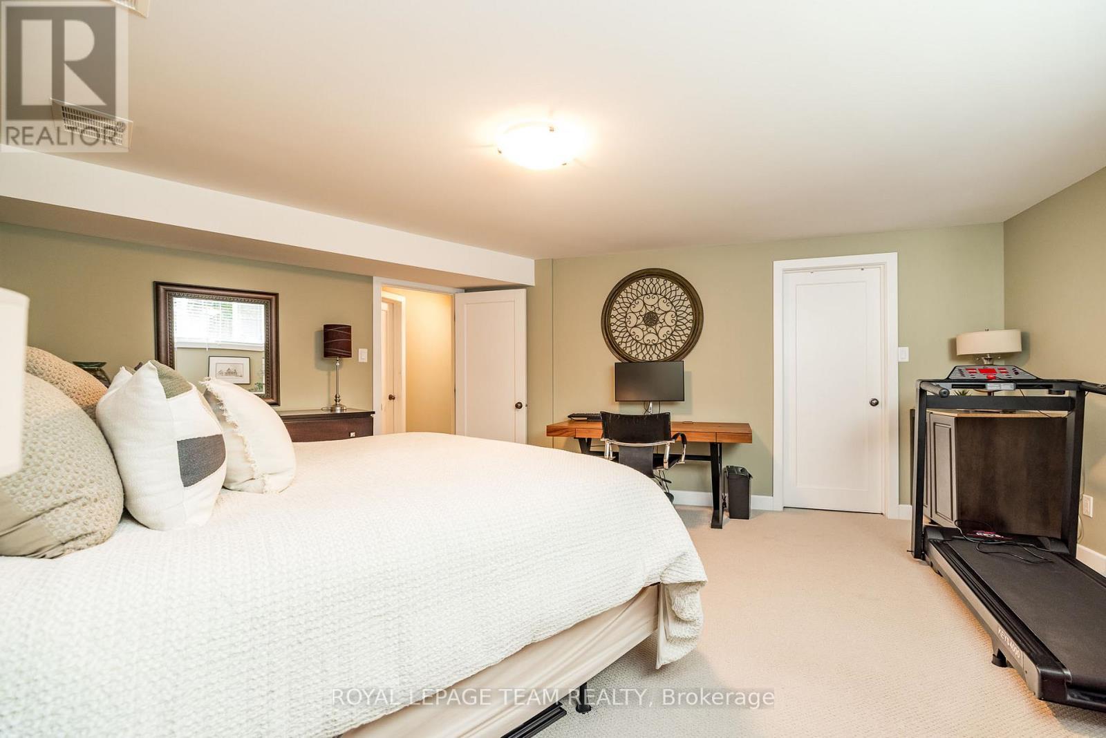 19 Turtle Point Private, Ottawa, ON - Indoor Photo Showing Bedroom