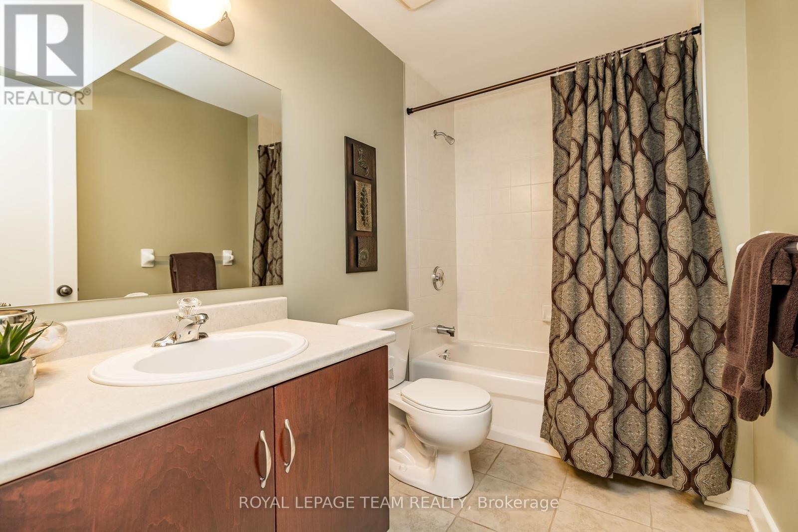 19 Turtle Point Private, Ottawa, ON - Indoor Photo Showing Bathroom