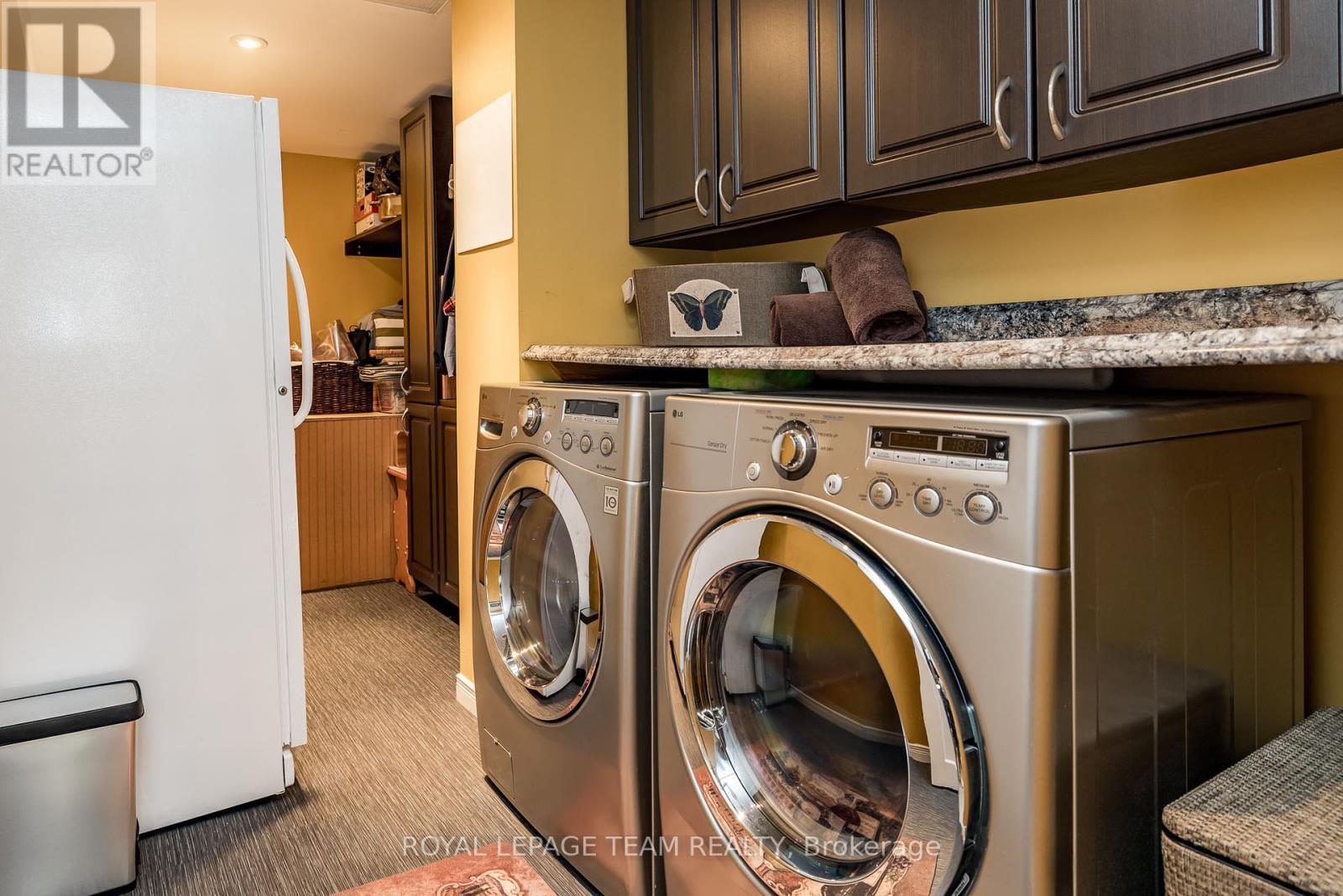 19 Turtle Point Private, Ottawa, ON - Indoor Photo Showing Laundry Room