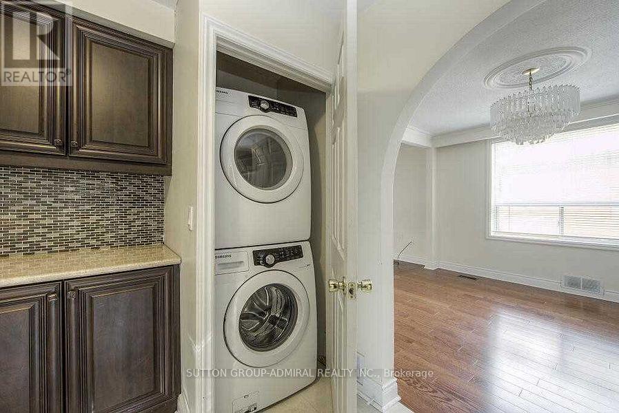Main/Up - 7881 Dufferin Street, Vaughan, ON - Indoor Photo Showing Laundry Room