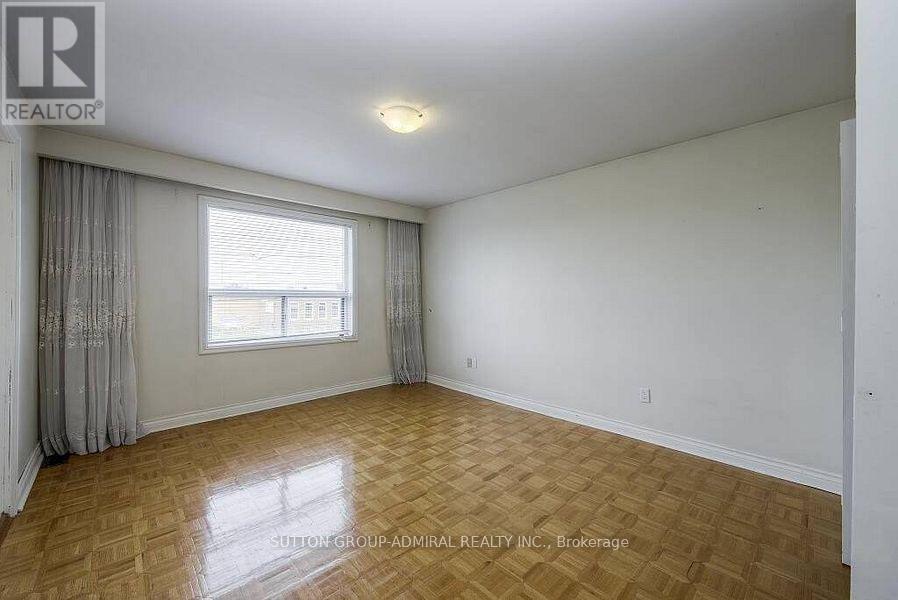 Main/Up - 7881 Dufferin Street, Vaughan, ON - Indoor Photo Showing Other Room