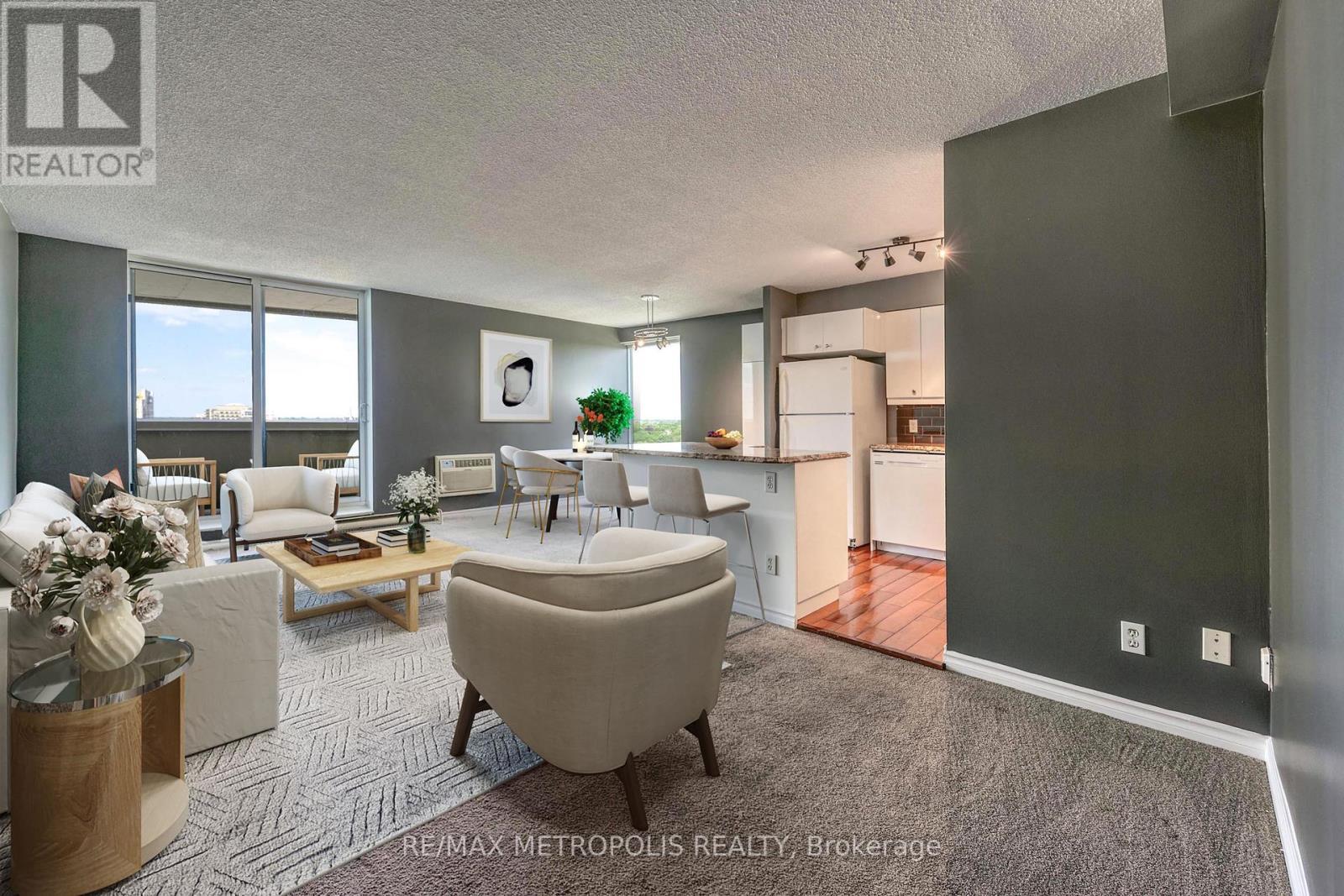 1408 - 155 Front Street N, Sarnia, ON - Indoor Photo Showing Living Room