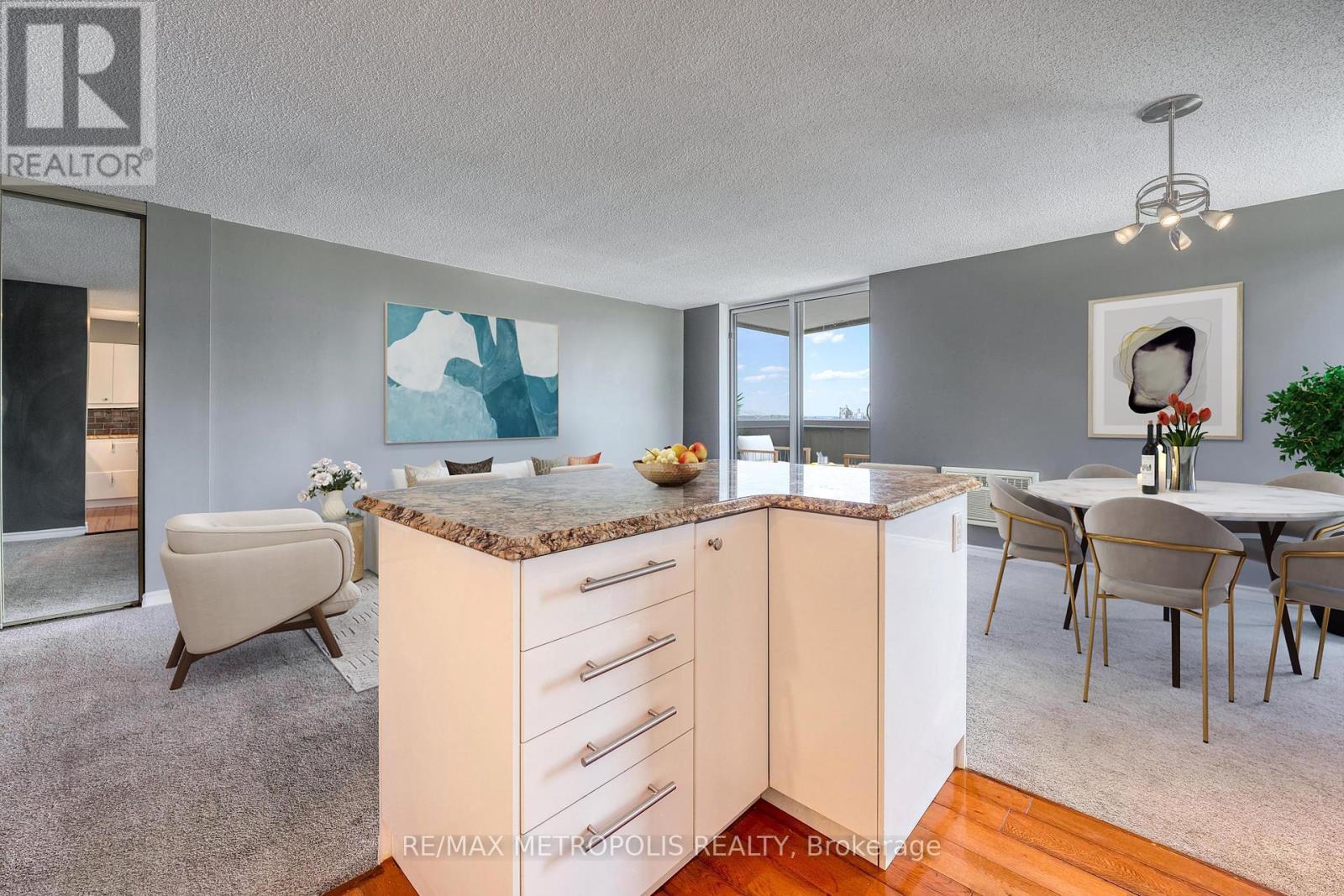 1408 - 155 Front Street N, Sarnia, ON - Indoor