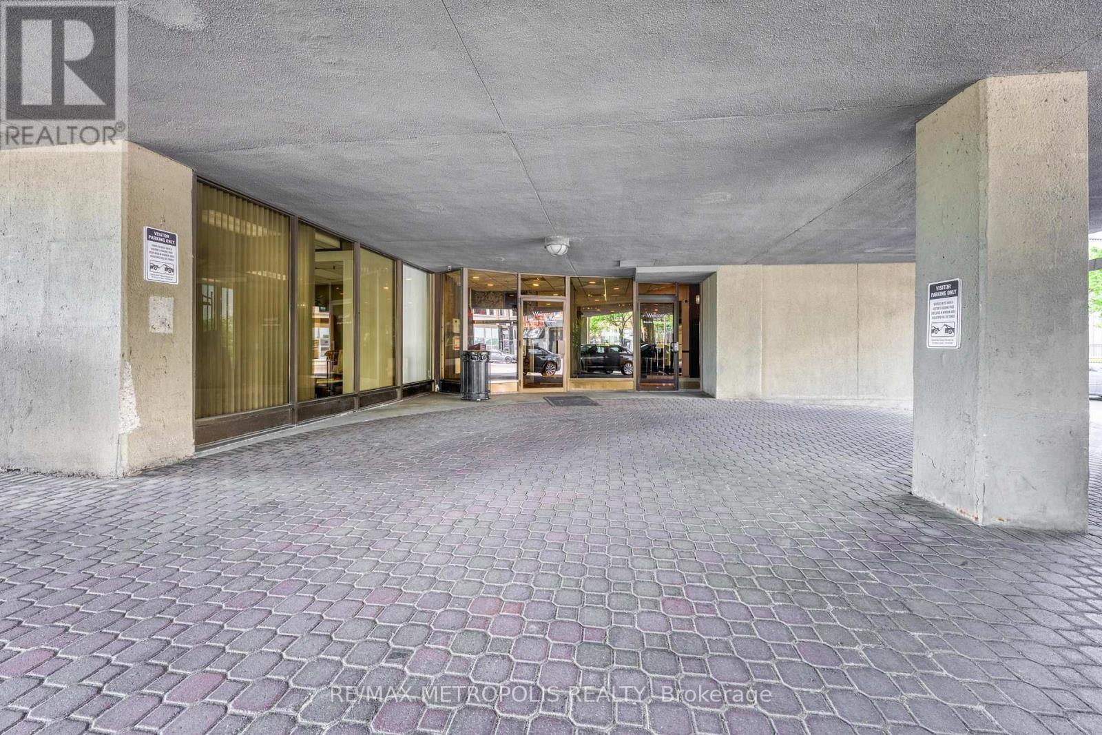 1408 - 155 Front Street N, Sarnia, ON - Outdoor