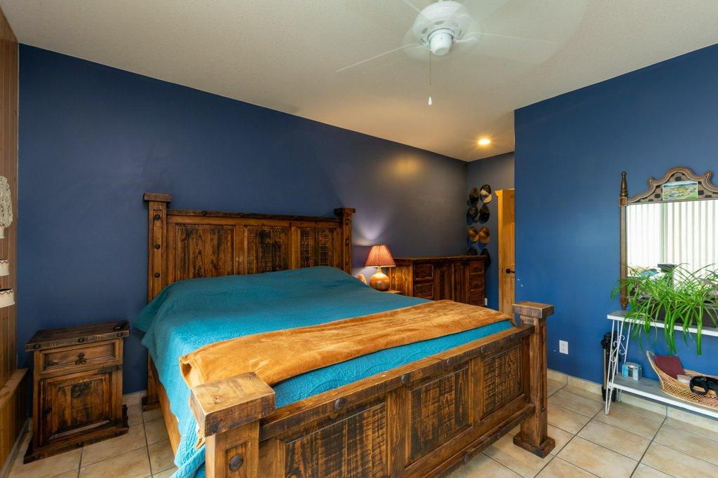 46-2481 Squilax-Anglemont Road, Lee Creek, BC - Indoor Photo Showing Bedroom