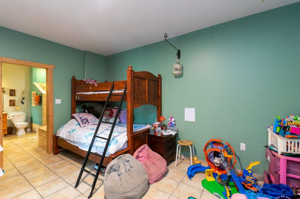 46-2481 Squilax-Anglemont Road, Lee Creek, BC - Indoor Photo Showing Bedroom