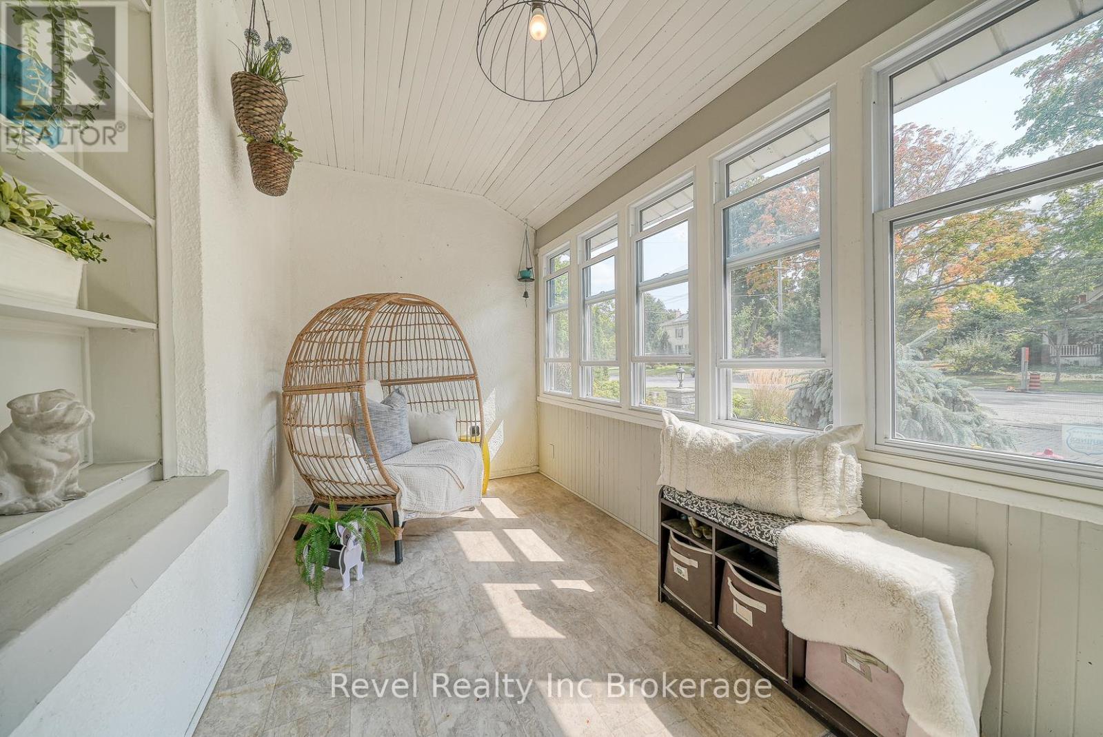 425 Ingersoll Avenue, Woodstock (Woodstock - North), ON - Indoor Photo Showing Other Room