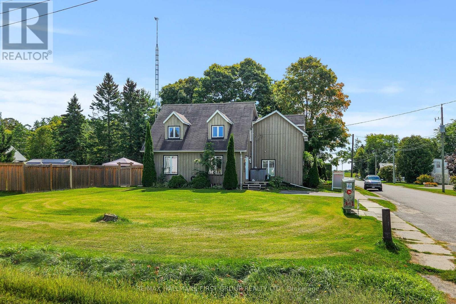 8063 King Street, Clarington, ON - Outdoor