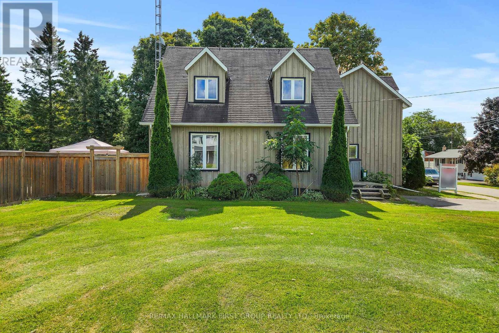 8063 King Street, Clarington, ON - Outdoor