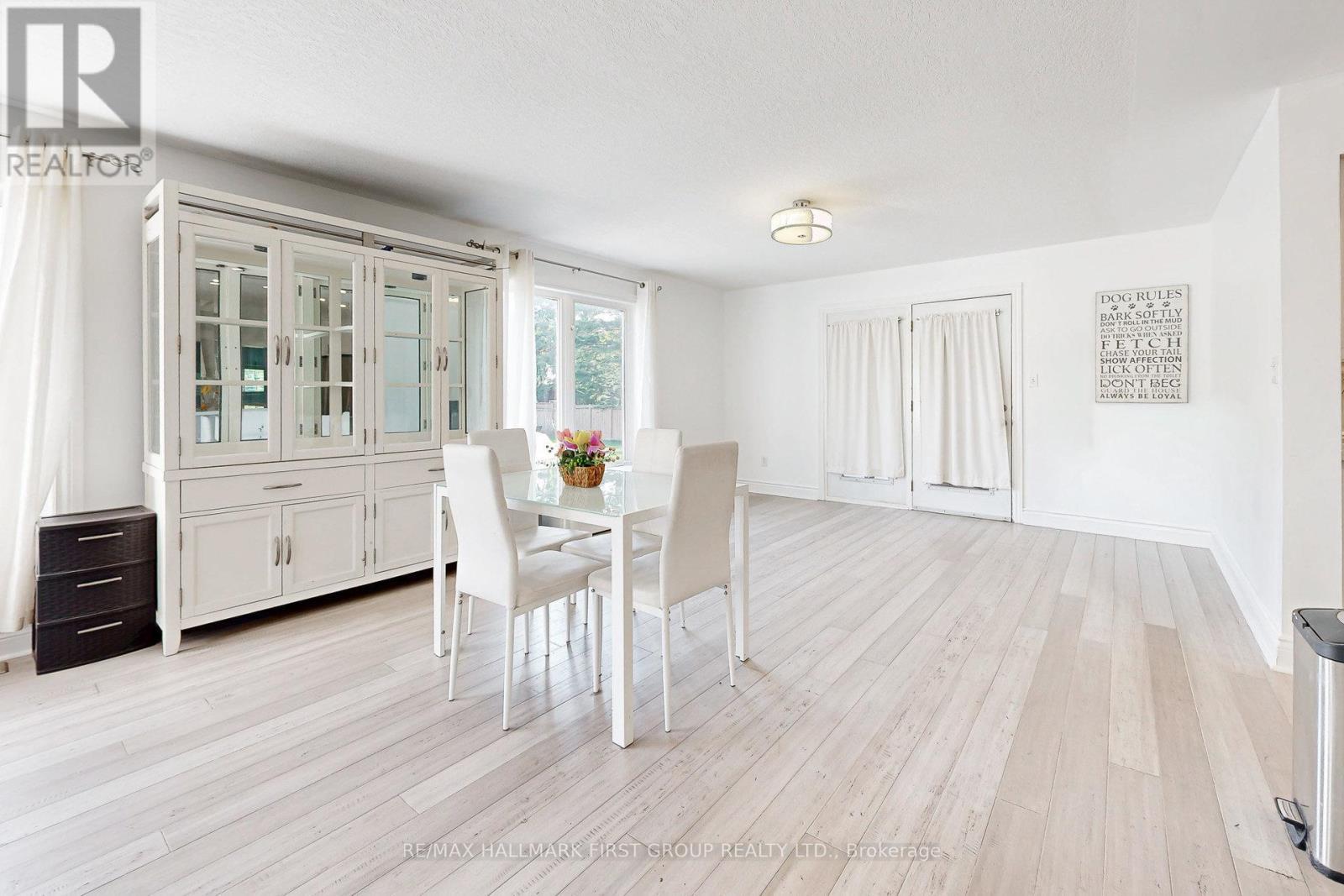 8063 King Street, Clarington, ON - Indoor Photo Showing Dining Room