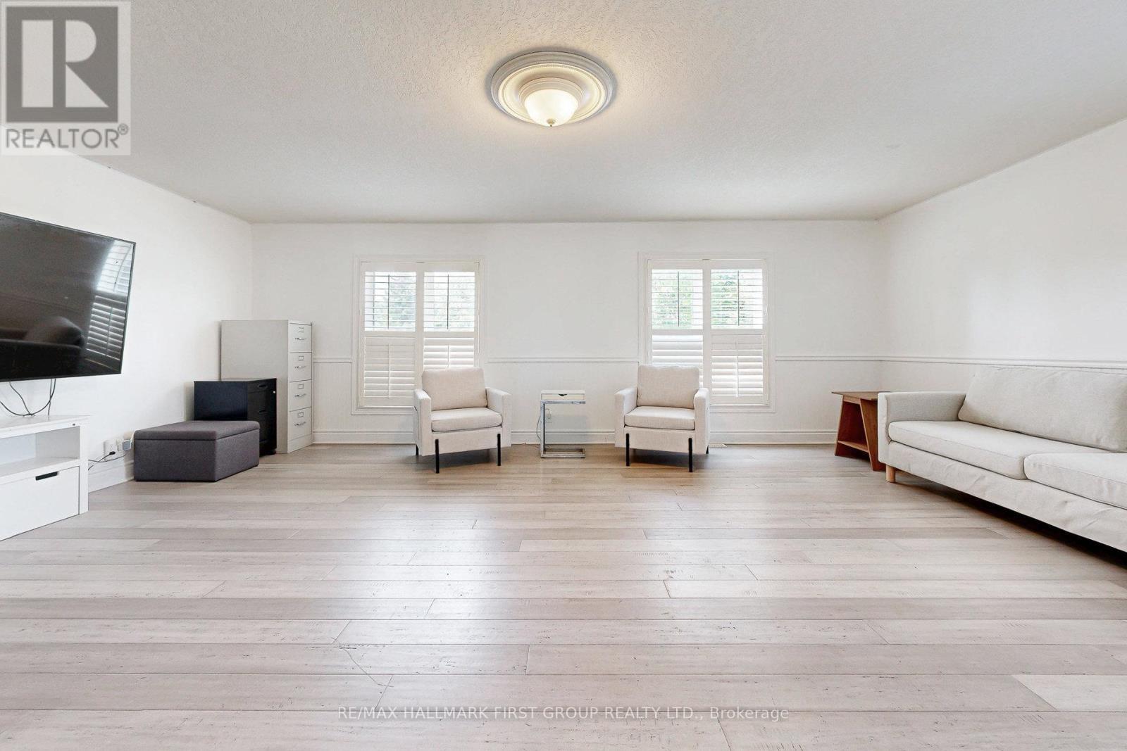 8063 King Street, Clarington, ON - Indoor