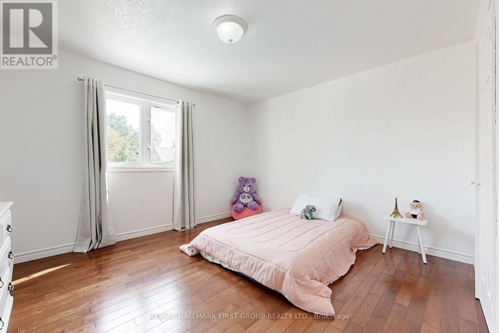 8063 King Street, Clarington, ON - Indoor Photo Showing Bedroom