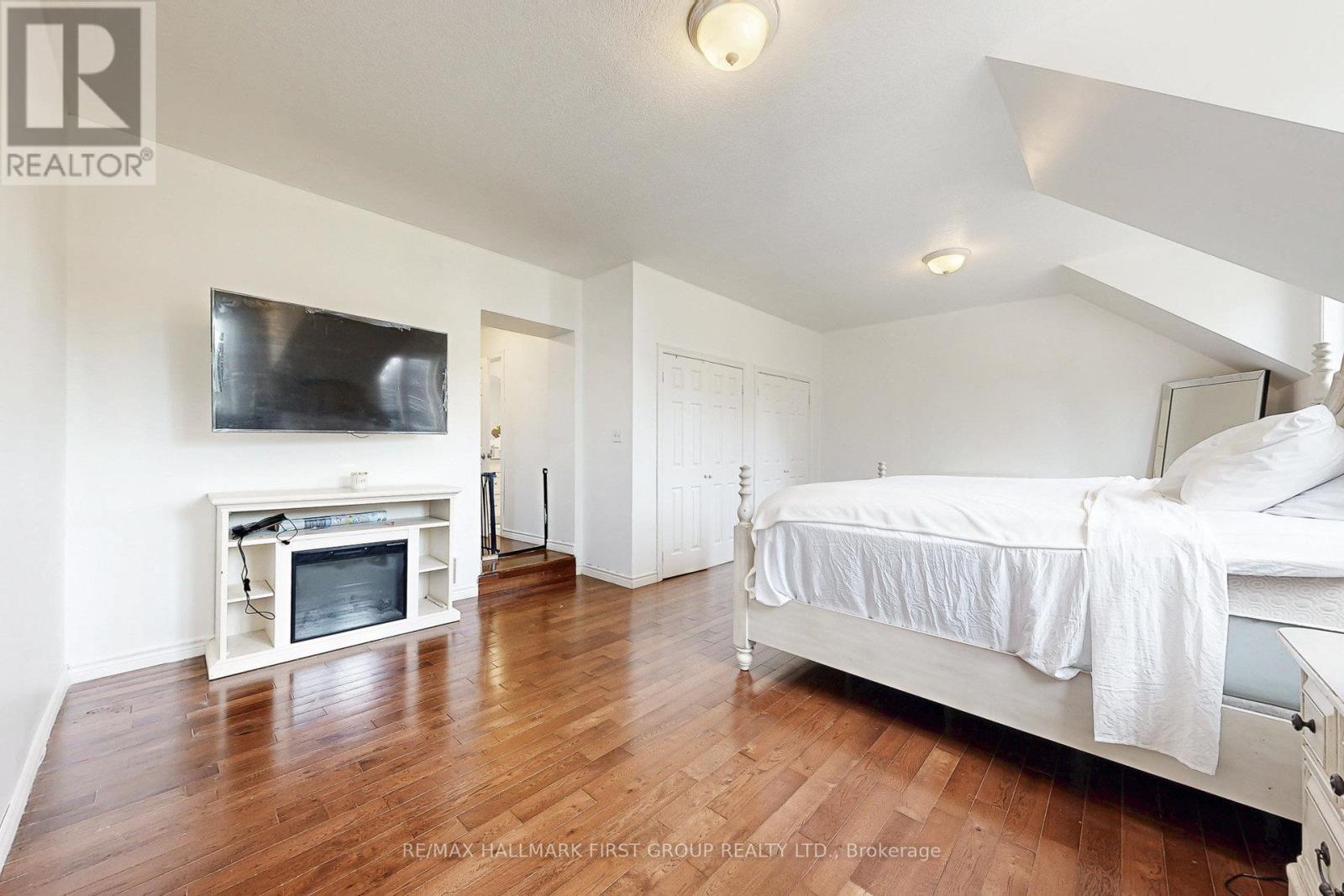 8063 King Street, Clarington, ON - Indoor Photo Showing Bedroom