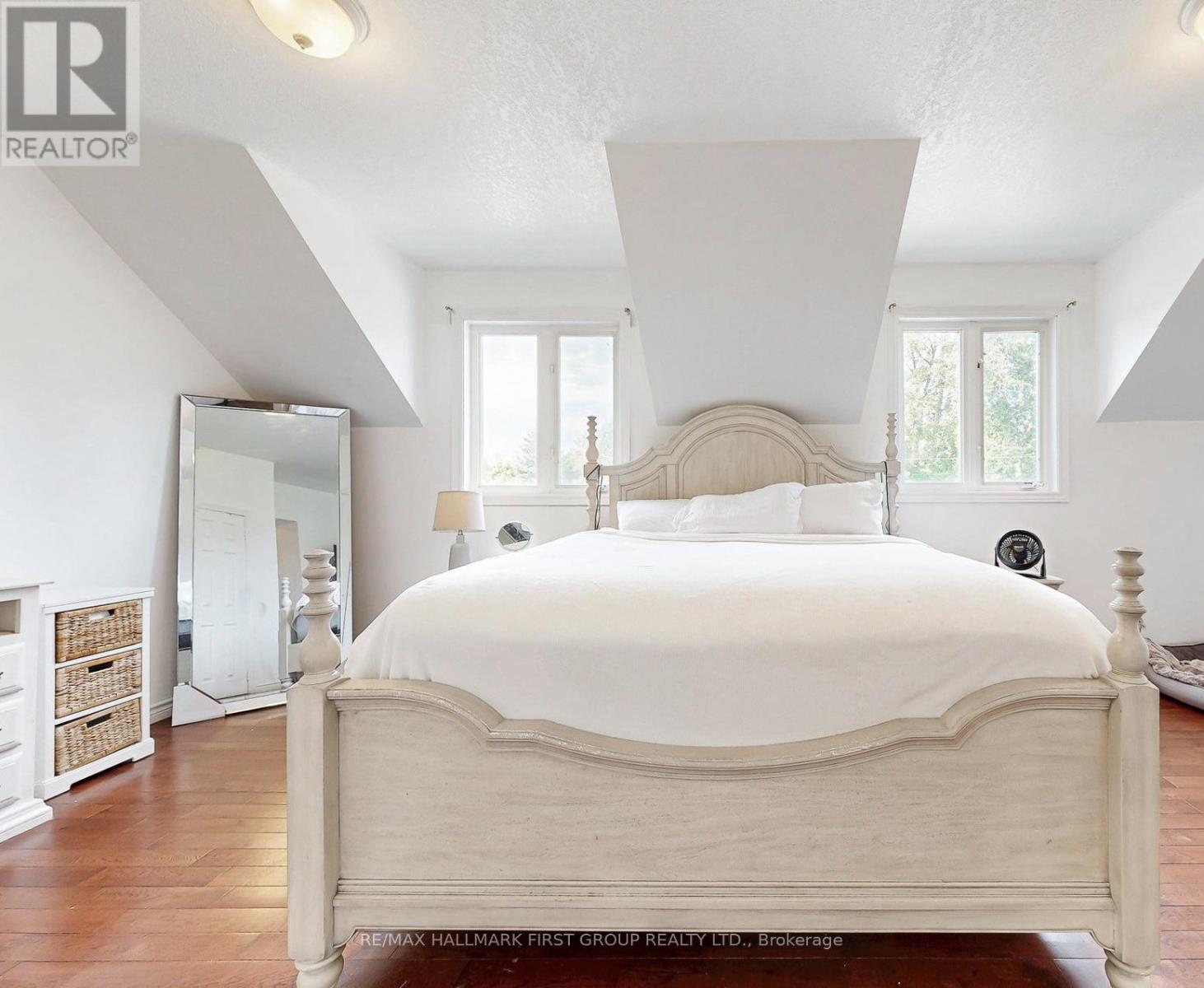8063 King Street, Clarington, ON - Indoor Photo Showing Bedroom
