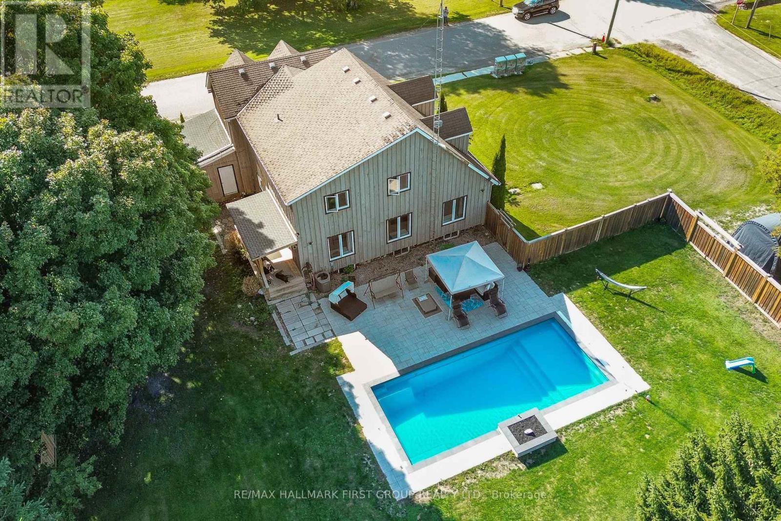 8063 King Street, Clarington, ON - Outdoor