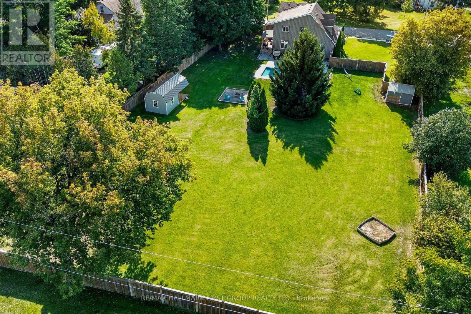 8063 King Street, Clarington, ON - Outdoor