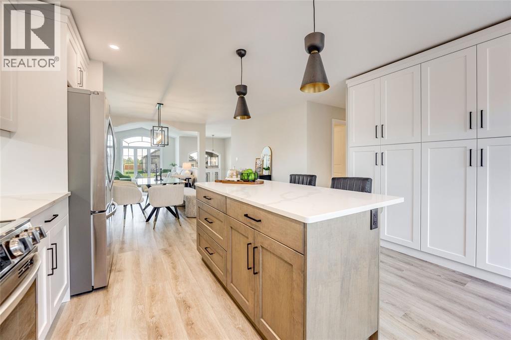 493 Queen Street, St Clair, ON - Indoor Photo Showing Kitchen With Upgraded Kitchen