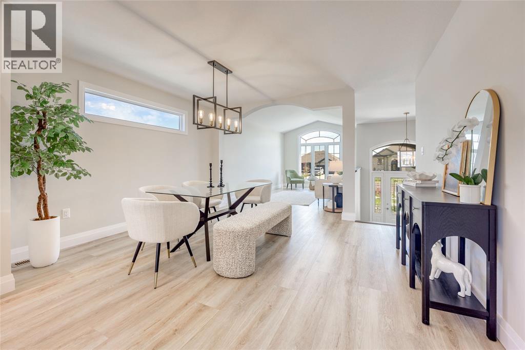 493 Queen Street, St Clair, ON - Indoor Photo Showing Dining Room