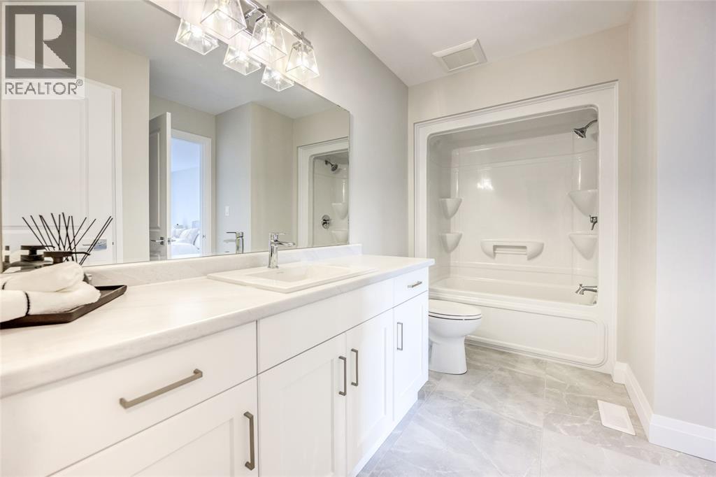 493 Queen Street, St Clair, ON - Indoor Photo Showing Bathroom