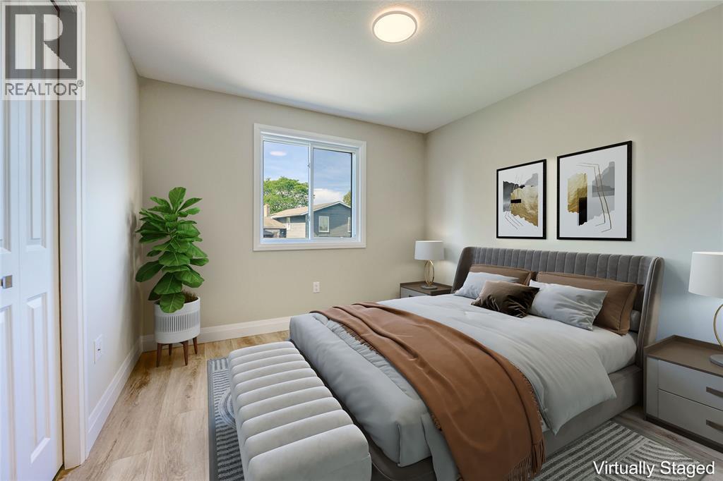 493 Queen Street, St Clair, ON - Indoor Photo Showing Bedroom