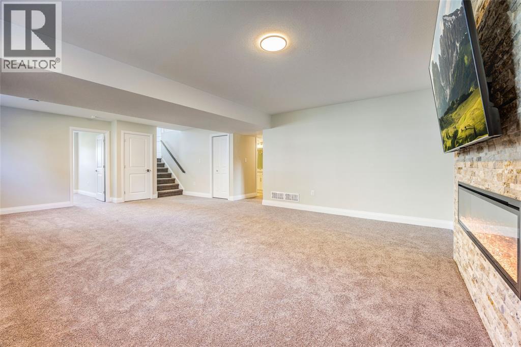 493 Queen Street, St Clair, ON - Indoor Photo Showing Other Room With Fireplace