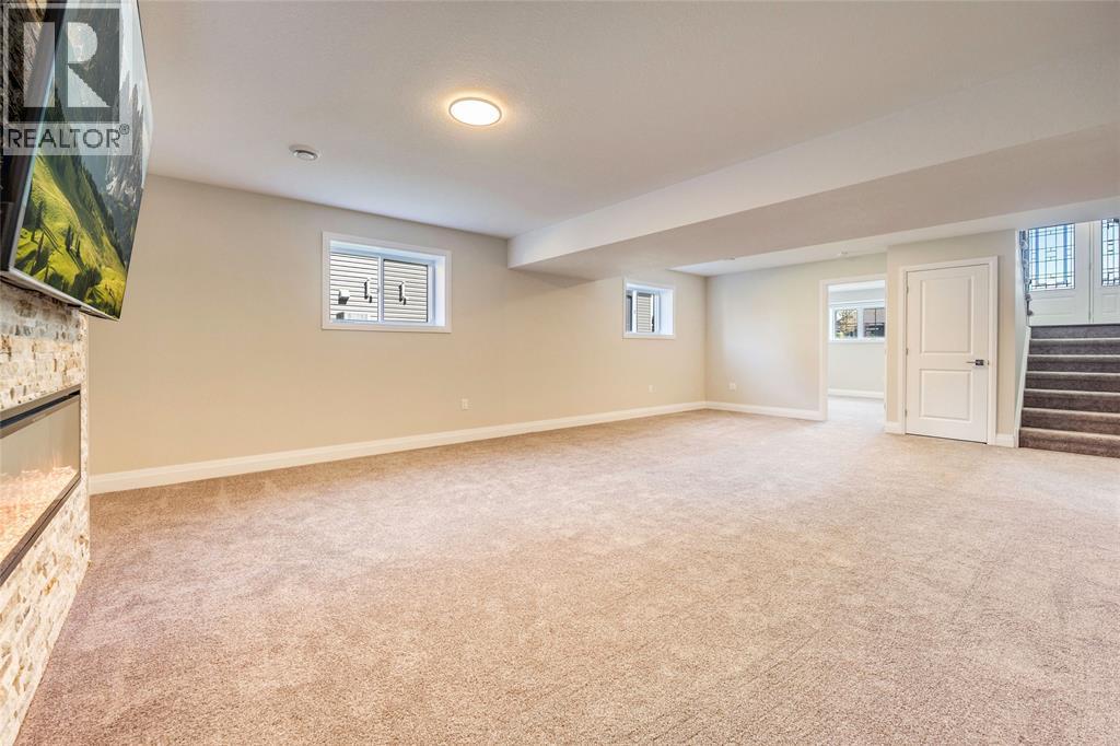 493 Queen Street, St Clair, ON - Indoor