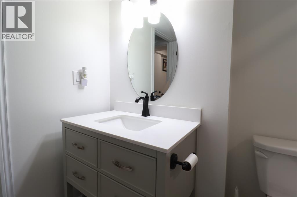 1912 Winslow Crescent, Sarnia, ON - Indoor Photo Showing Bathroom