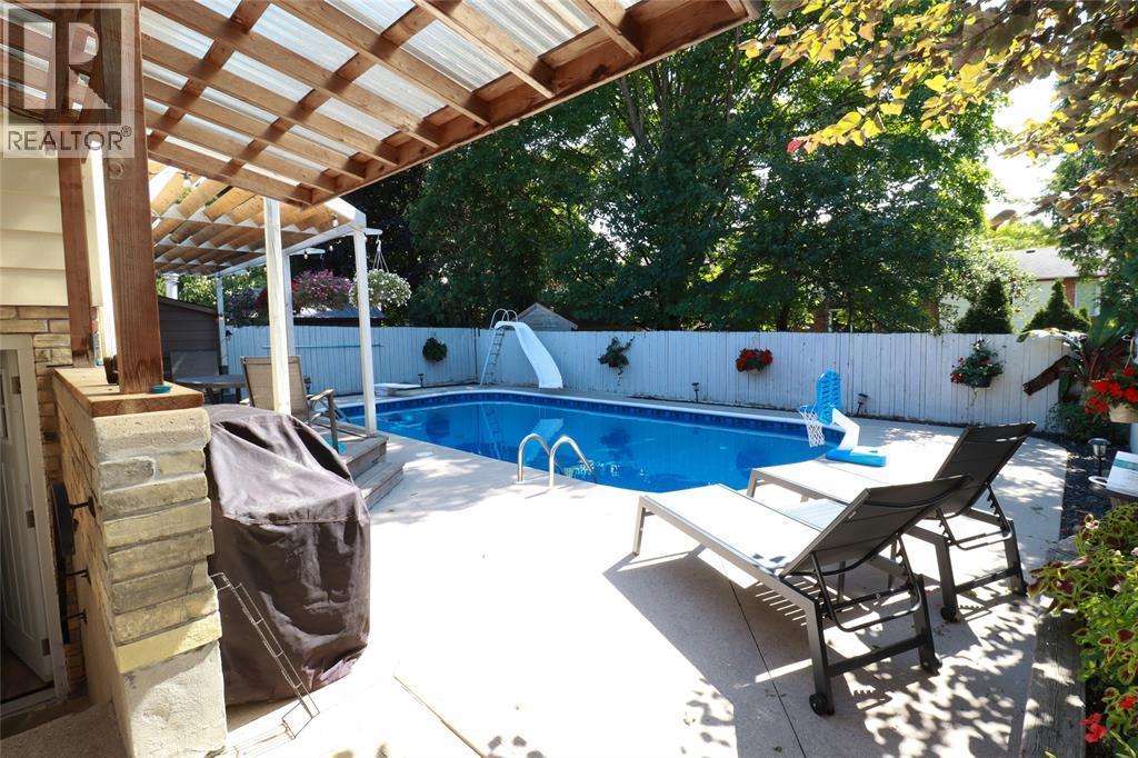 1912 Winslow Crescent, Sarnia, ON - Outdoor With In Ground Pool