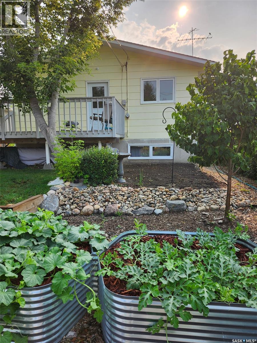 265 Browning Street, Southey, SK - Outdoor With Deck Patio Veranda