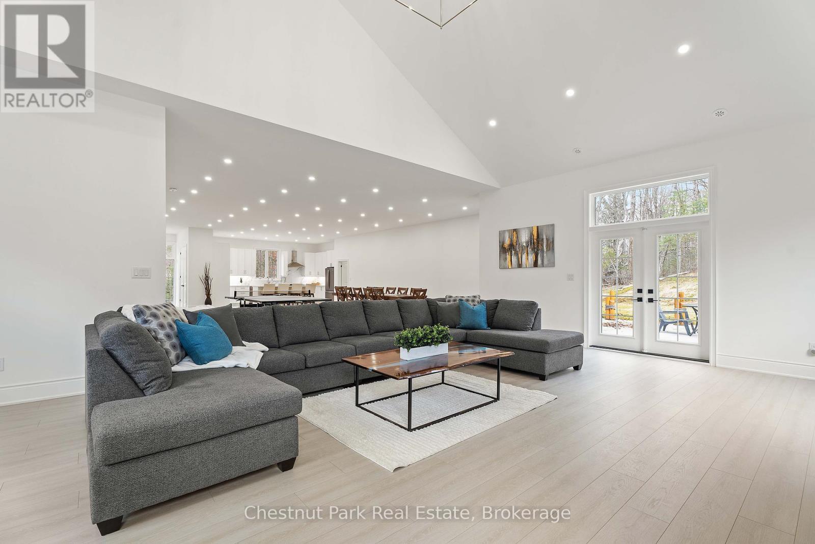 1153 Deer Lake Road, Perry (Emsdale), ON - Indoor Photo Showing Living Room