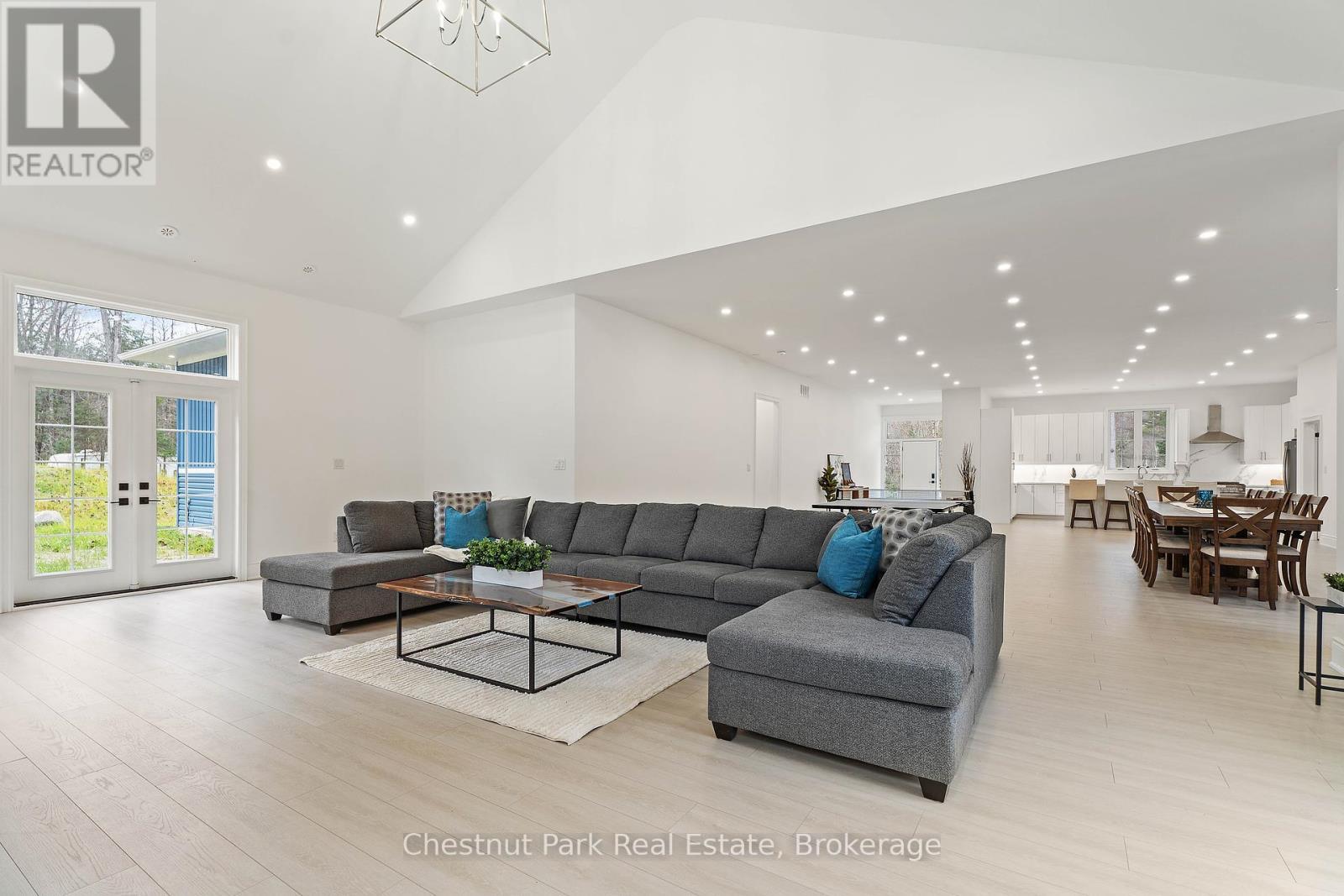 1153 Deer Lake Road, Perry (Emsdale), ON - Indoor Photo Showing Living Room